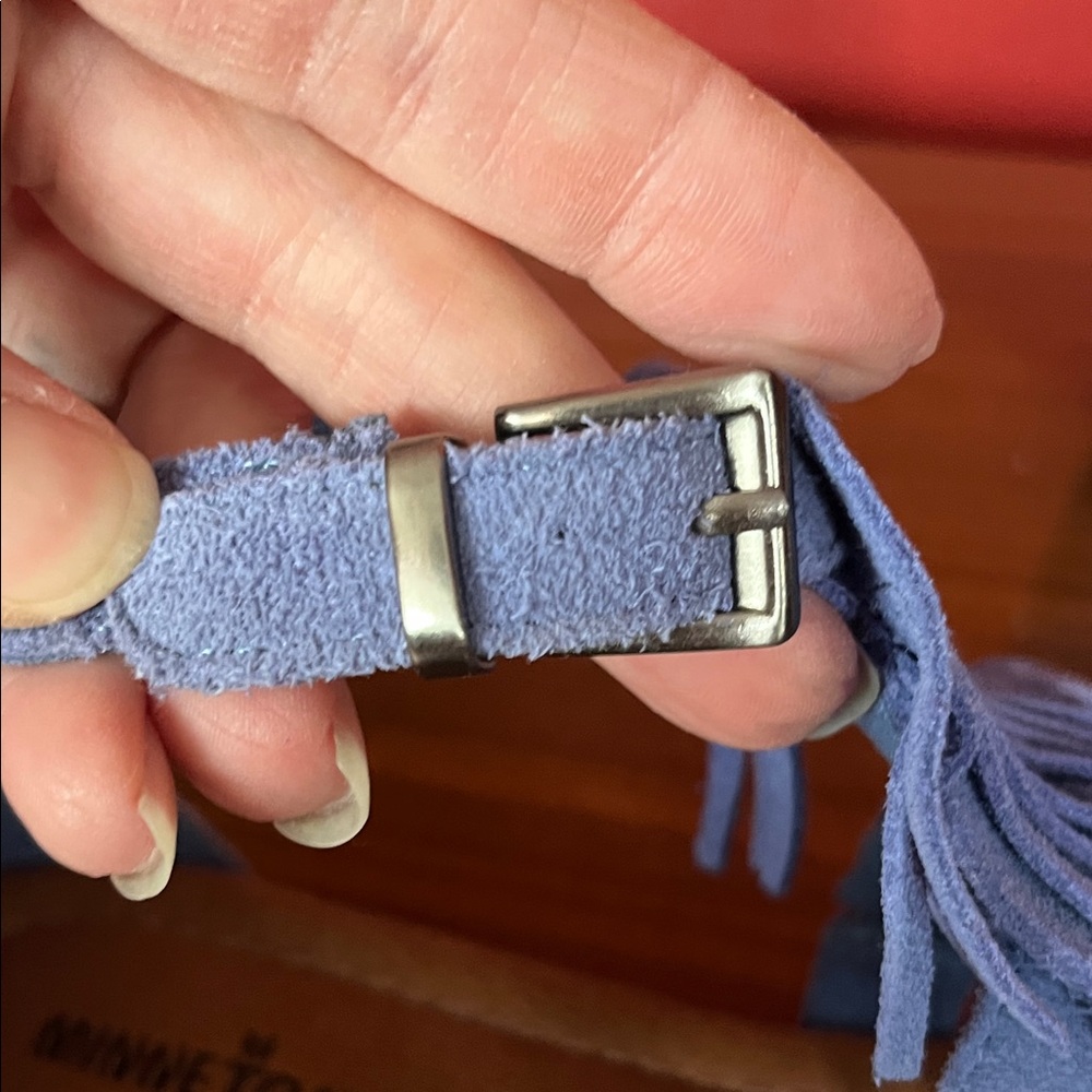 New Minnetonka Blue suede Fringe Sandals - Picture 8 of 15
